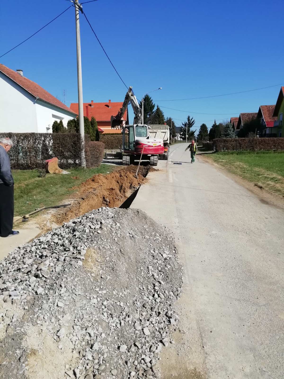 Slika 2: Radovi na kanalizacijskoj mreži u Trenkovu, radove izvodi – Promet Građenje d.o.o. Požega Image