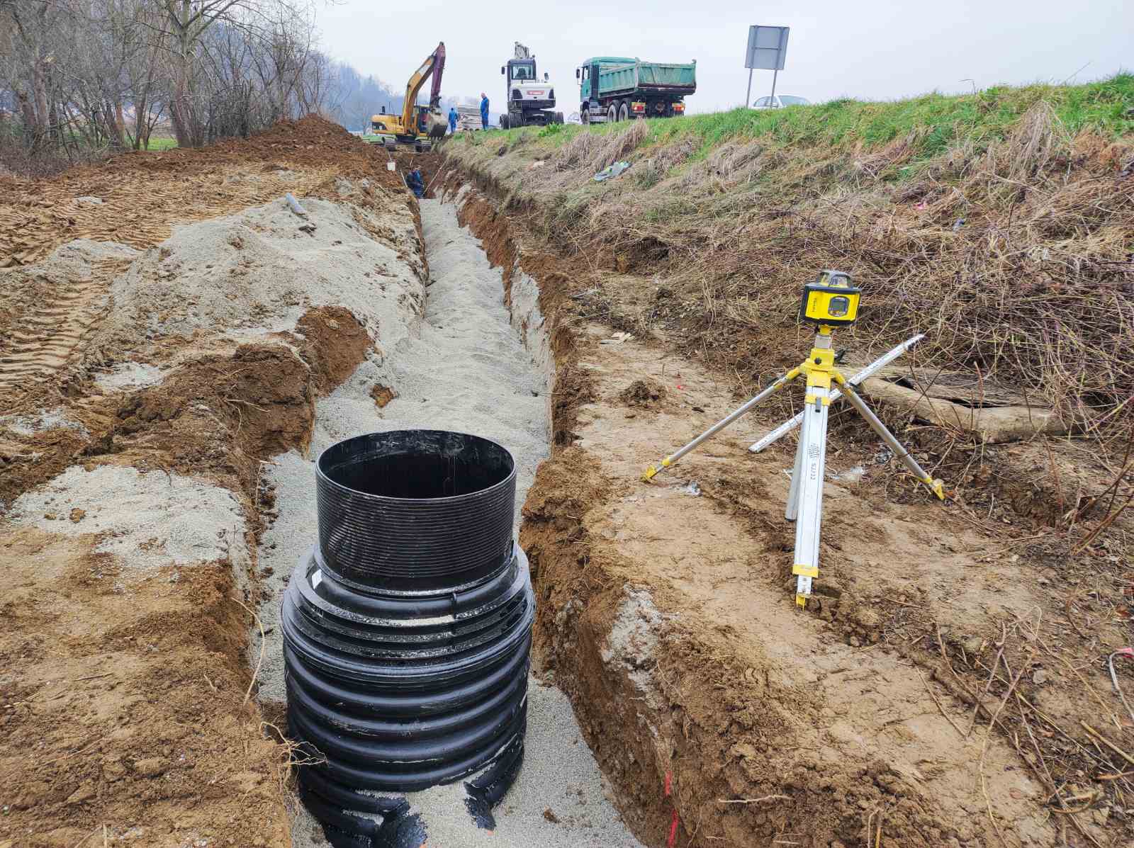 IZGRADNJA NOVOG KANALIZACIJSKOG KOLEKTORA IZMEĐU NASELJA ZAVRŠJE I NOVO SELO